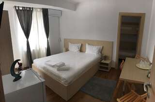 Отель Hotel Nova Bital Popeşti-Leordeni Апартаменты с 3 спальнями-3