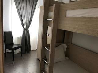 Отель Hotel Nova Bital Popeşti-Leordeni Апартаменты с 3 спальнями-5