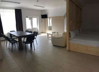 Отель Hotel Nova Bital Popeşti-Leordeni Апартаменты-6